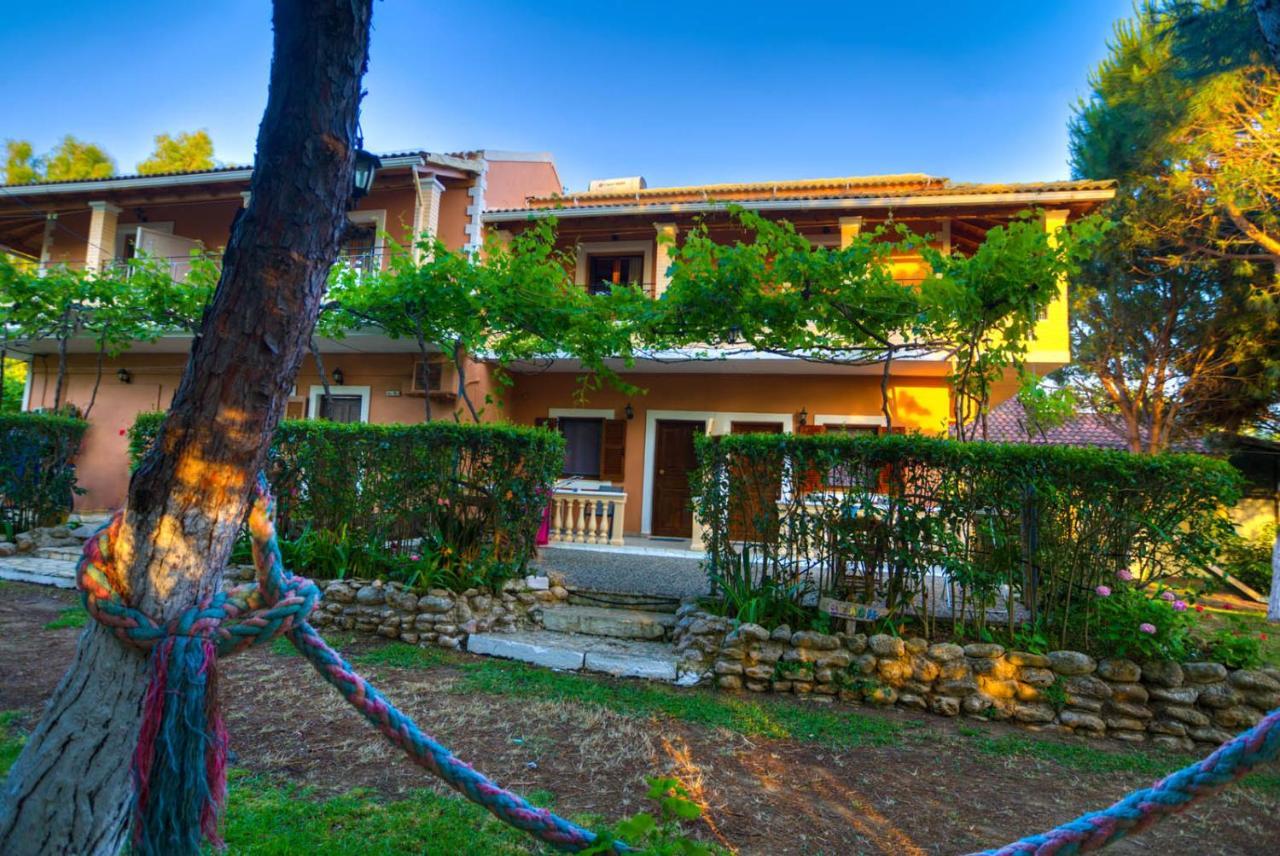 Apartmán Christinas Lofts Ágios Matthaíos Exteriér fotografie