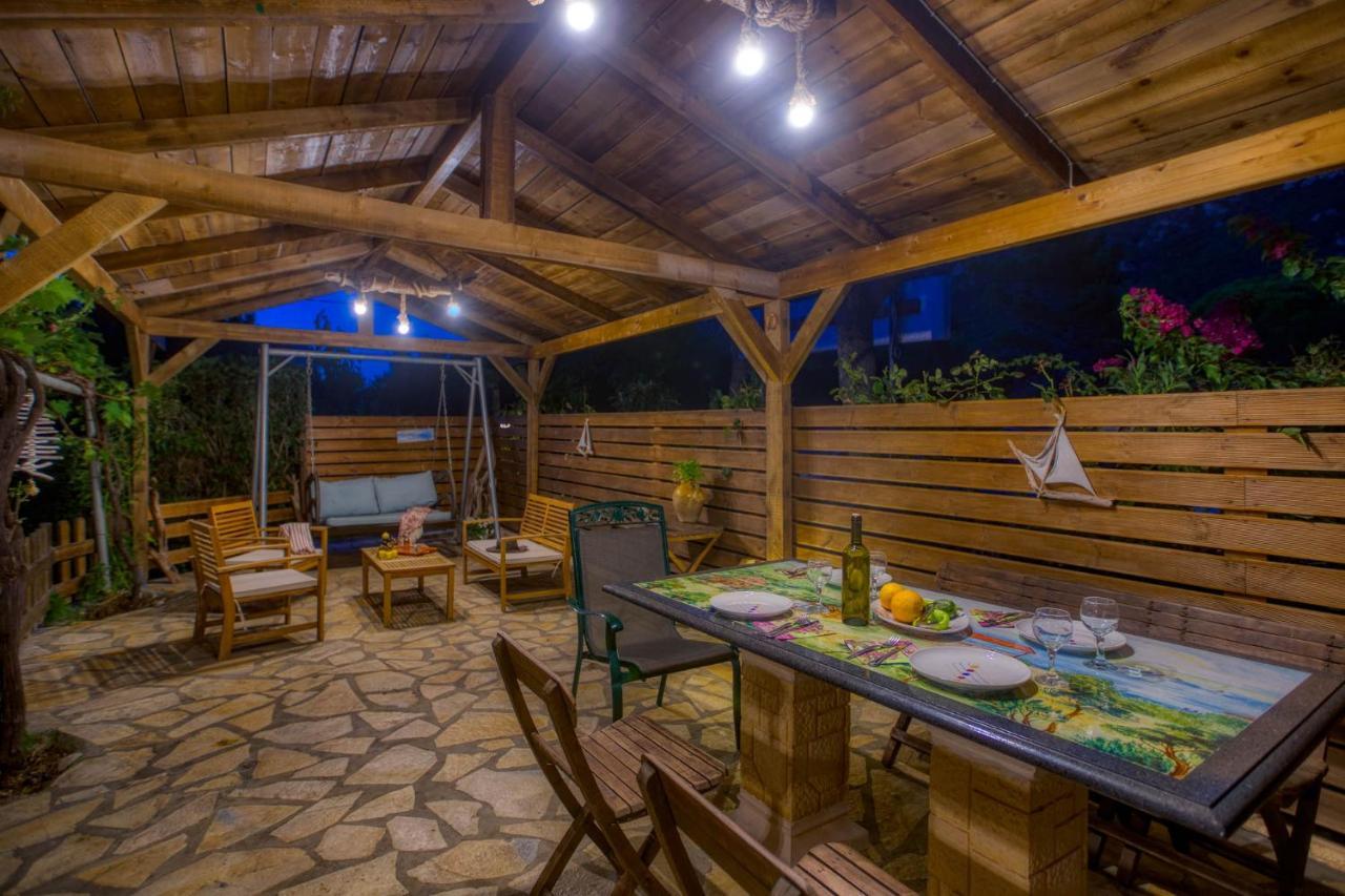 Apartmán Christinas Lofts Ágios Matthaíos Exteriér fotografie