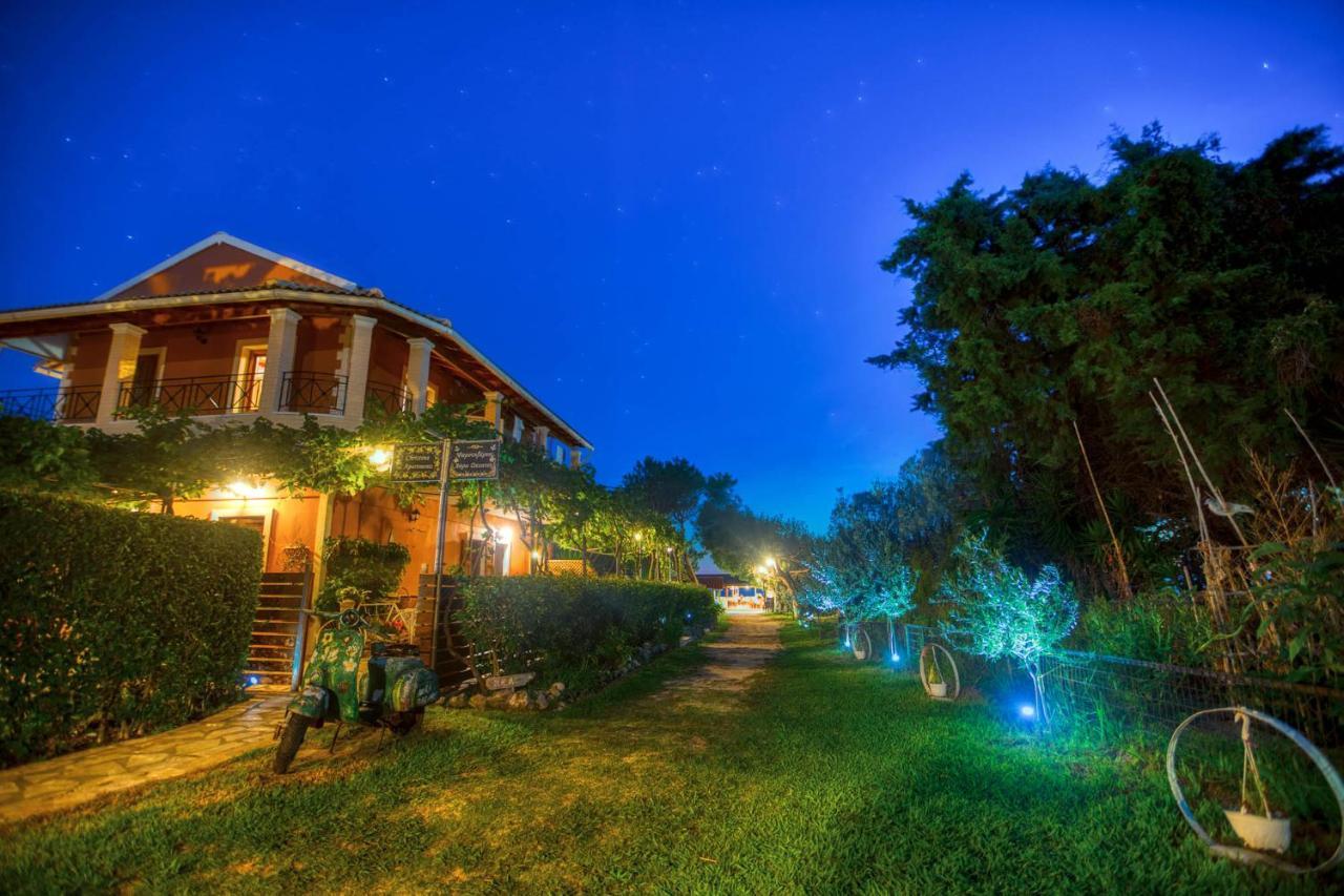 Apartmán Christinas Lofts Ágios Matthaíos Exteriér fotografie