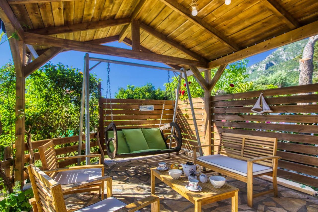 Apartmán Christinas Lofts Ágios Matthaíos Exteriér fotografie